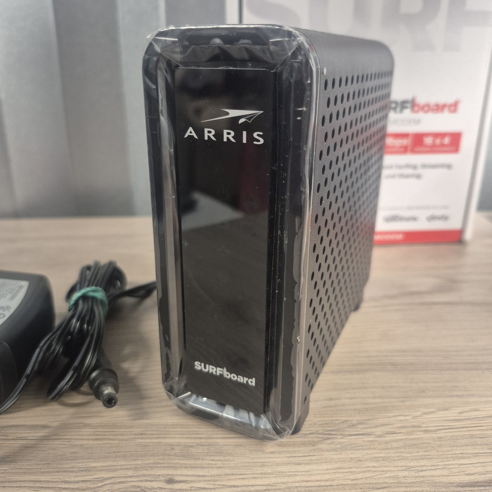 Arris Surfboard SB6183 Cable Modem 686 mbps Internet Xfinity 16×4 Docsis 3.0