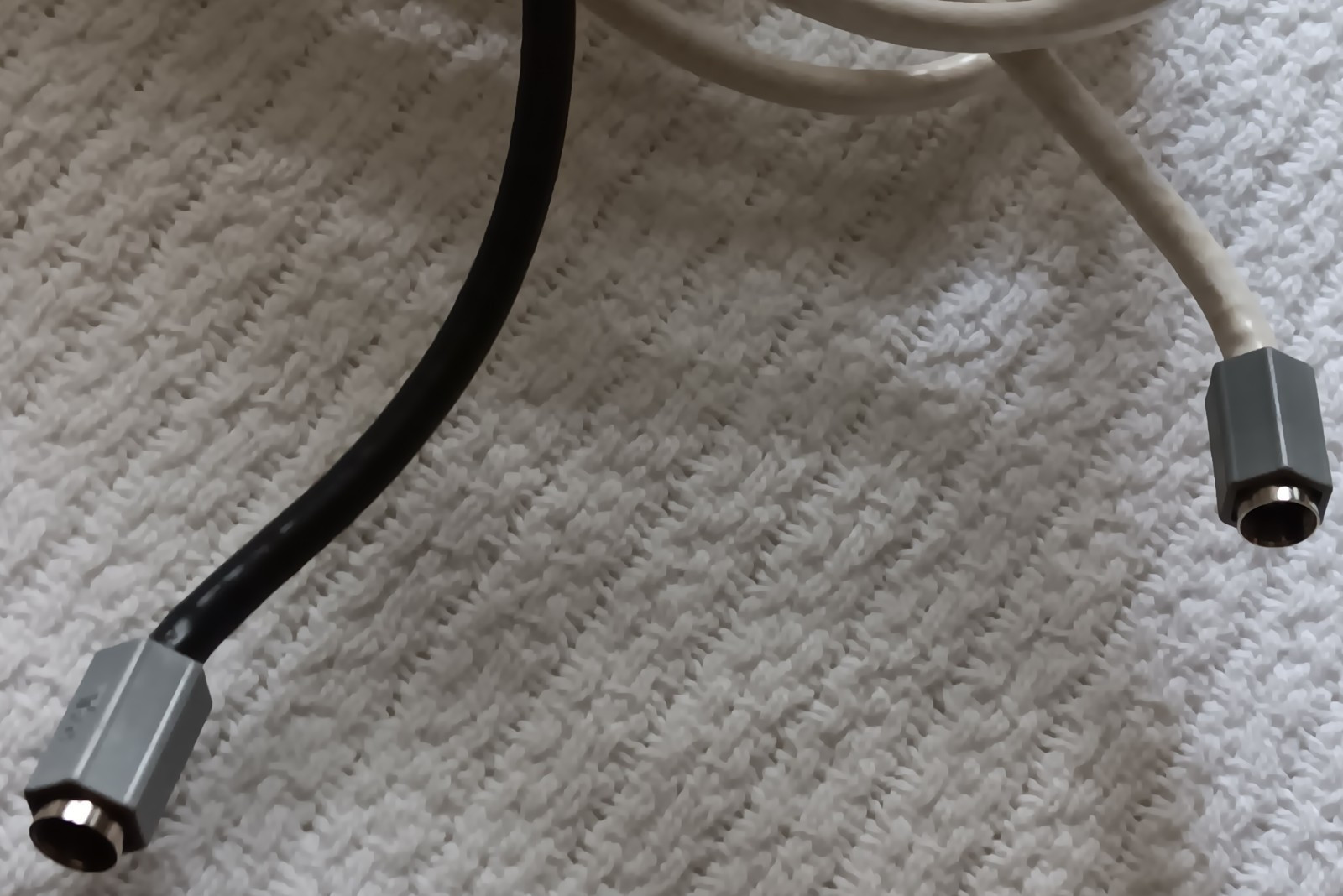 Comcast Xfinity Cable Hoax Cord Bundle Lot White Black Extreme Broadband BDS102H
