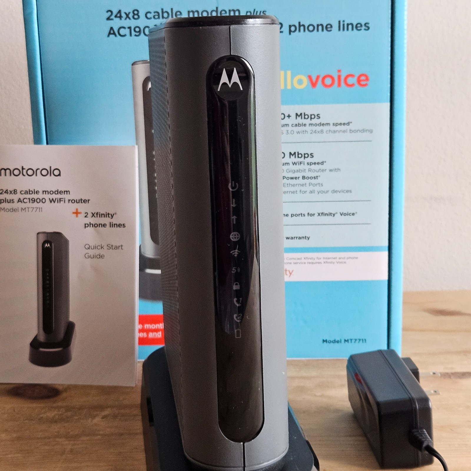 Motorola MT7711 24X8 Cable Modem and AC1900 Dual Band Wi-Fi Gigabit Router USED