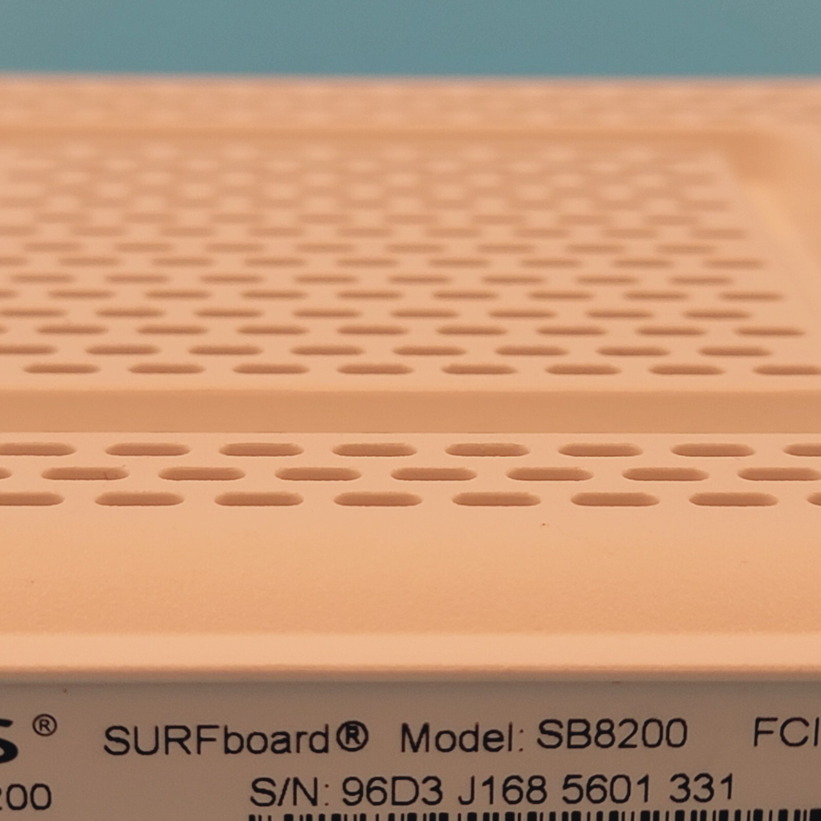ARRIS SURFboard SB8200 High Speed Cable Modem DOCSIS 3.1 Gigabit