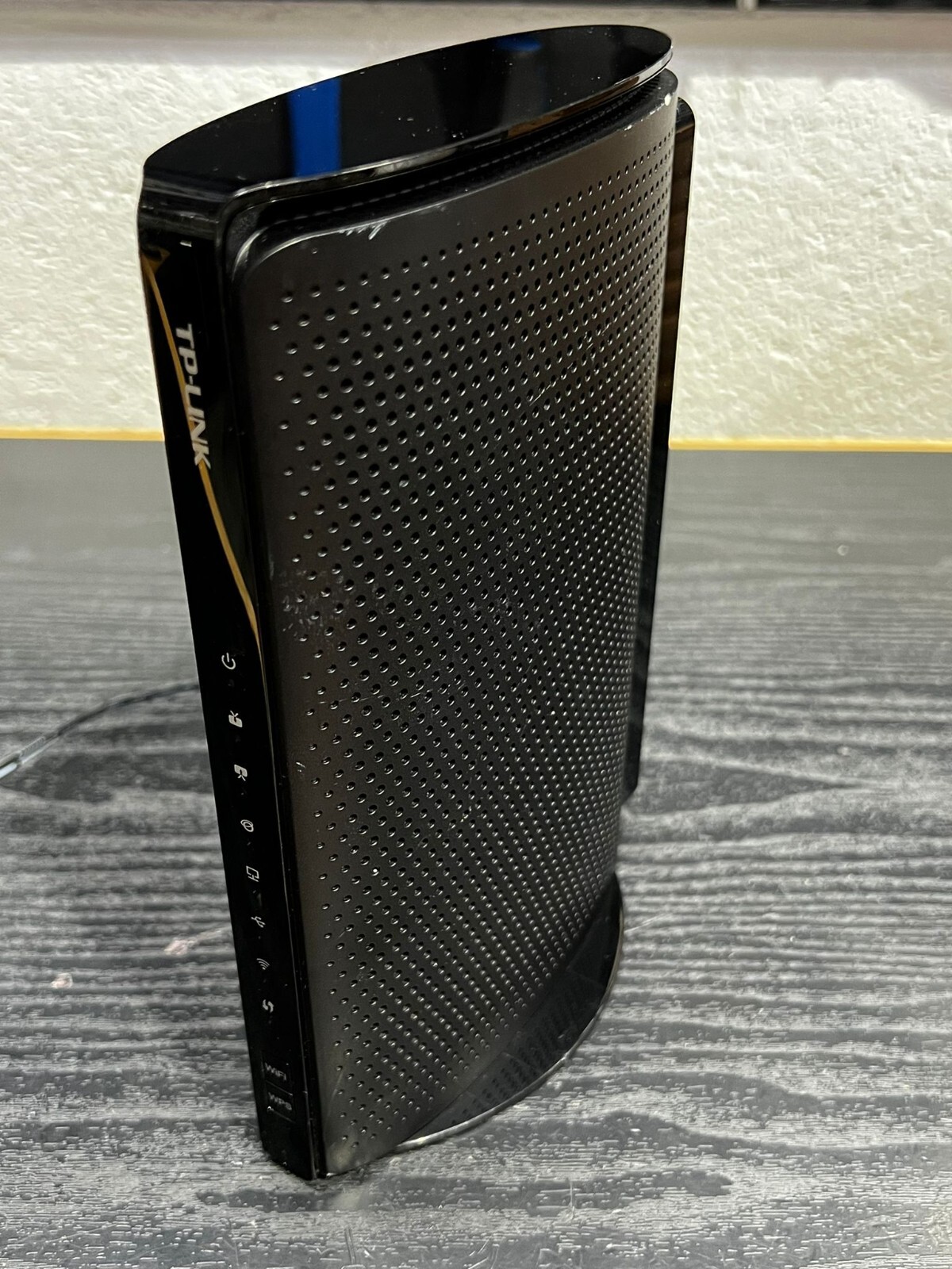 TP-Link TC-W7960 Wireless N DOCSIS 4Port USB3.0 Cable 300Mbps Modem Router