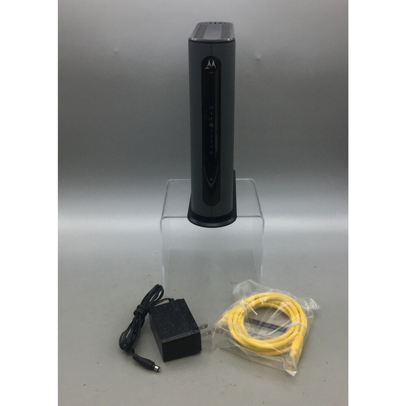 MOTOROLA MG7315 8×4 Cable Modem Plus N450 Single Band Wi-Fi Router Used H04