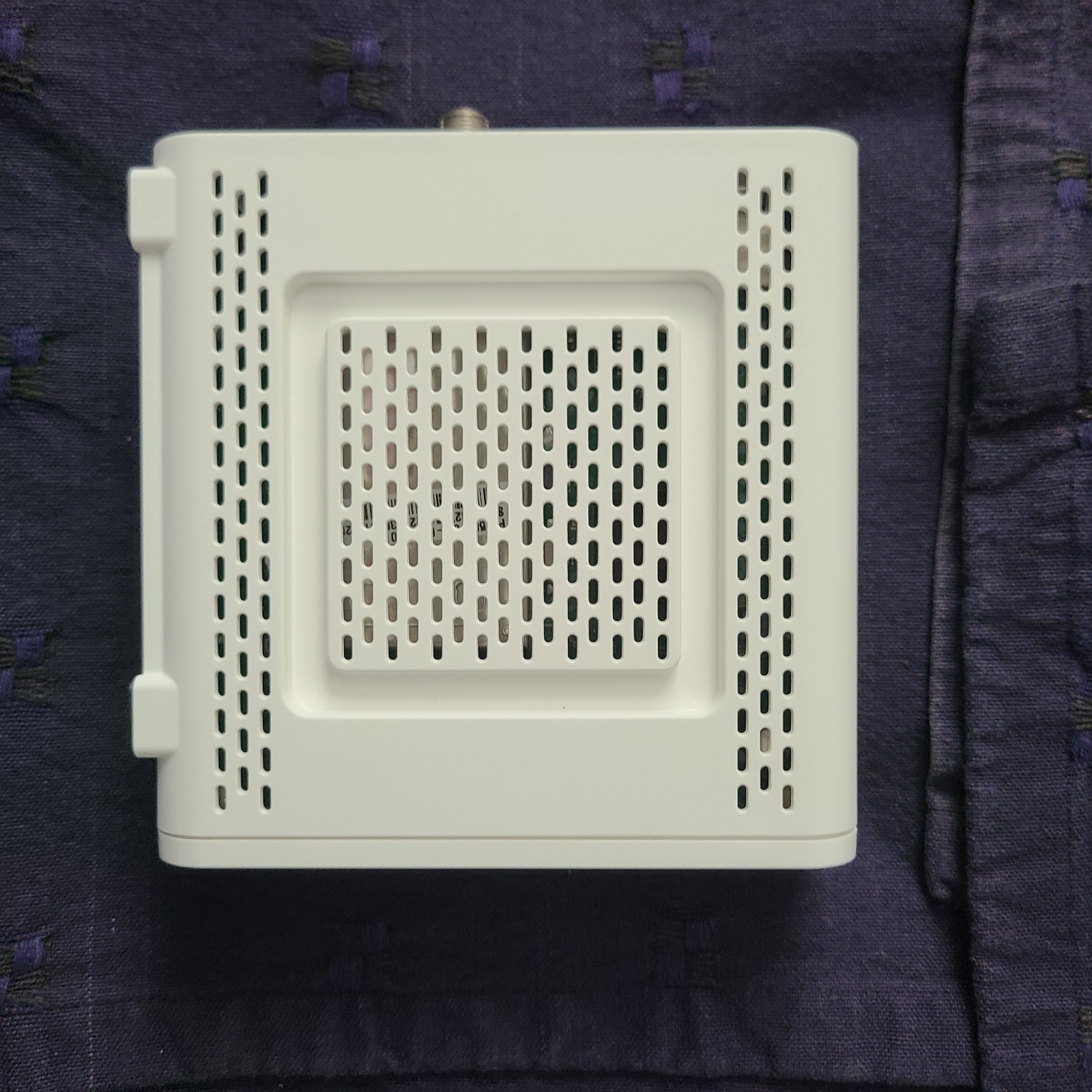 Motorola ARRIS SURFboard SB6141 Docsis 3.0 Cable Modem, my personal, white, EUC