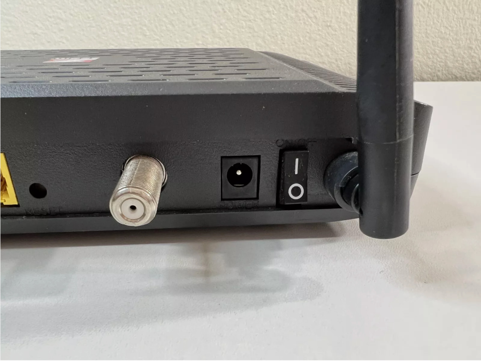 Zoom Docsis 3.0 Cable Modem With Wireless-N And Gigabit Ethernet Model 5352