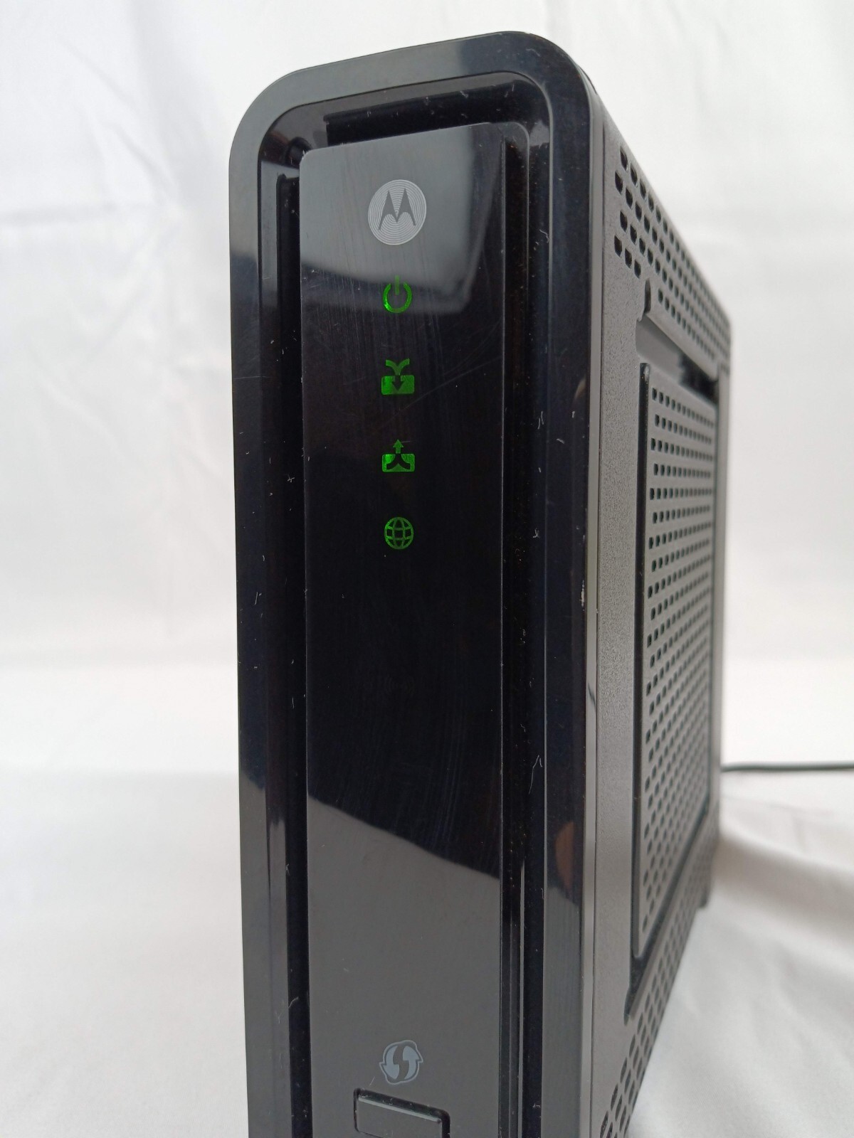 Motorola ARRIS SURFboard SBG6580 DOCSIS 3.0 Cable Modem Wi-Fi Dual Band Router