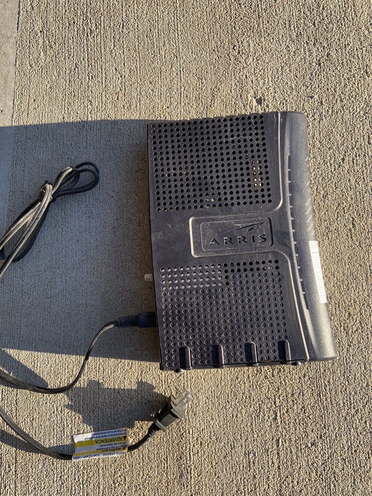 ARRIS Telephony Modem Model: TM604G w/Power Cable