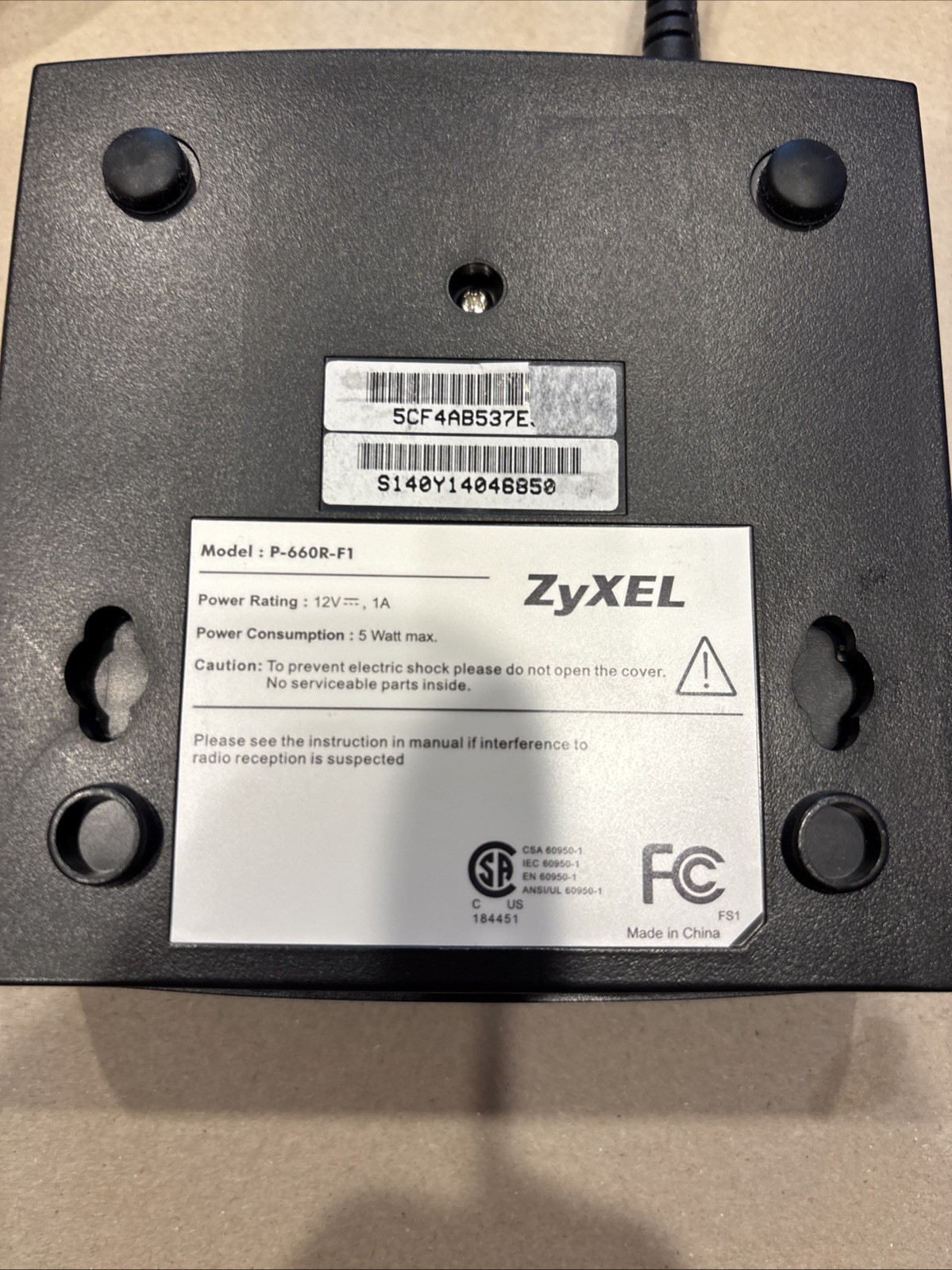 ZyXel P-600R-F1 DSL Modem with Power Cord and Ethernet Cable Powers Up