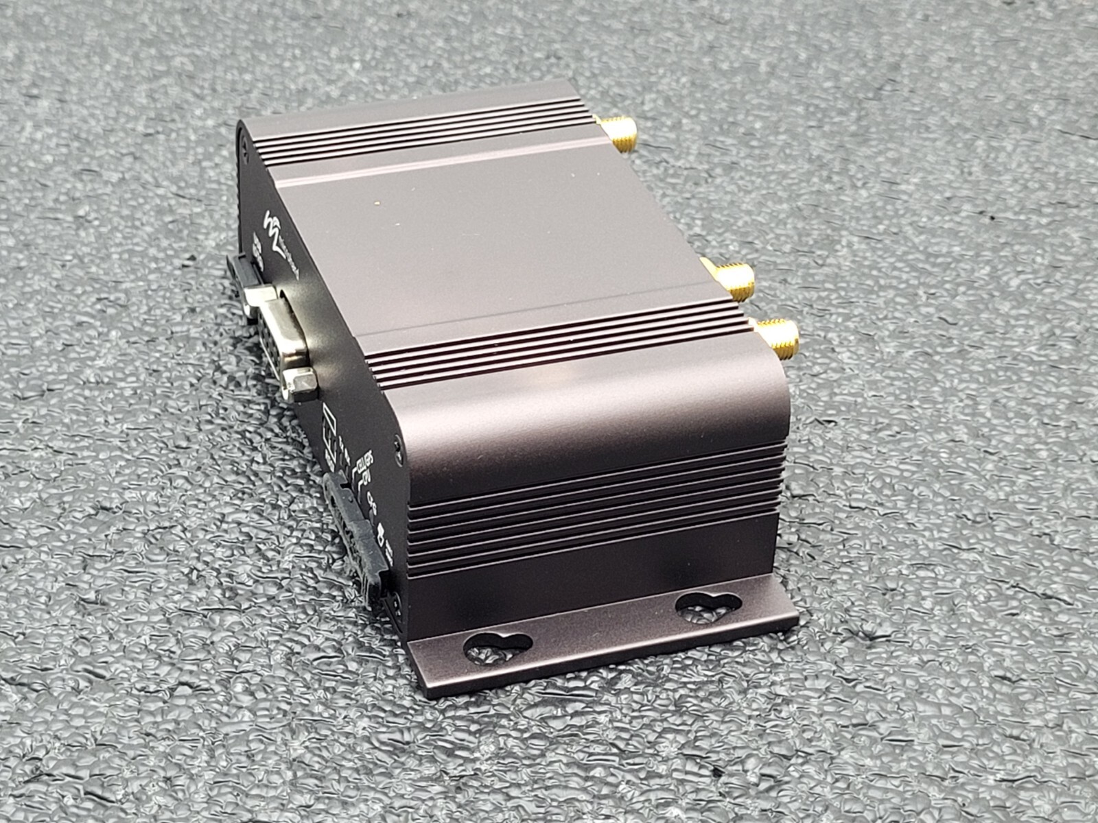 Microhard IPn4Gii-NA 4G LTE Dual SIM Dual Ethernet Serial USB Gateway POE