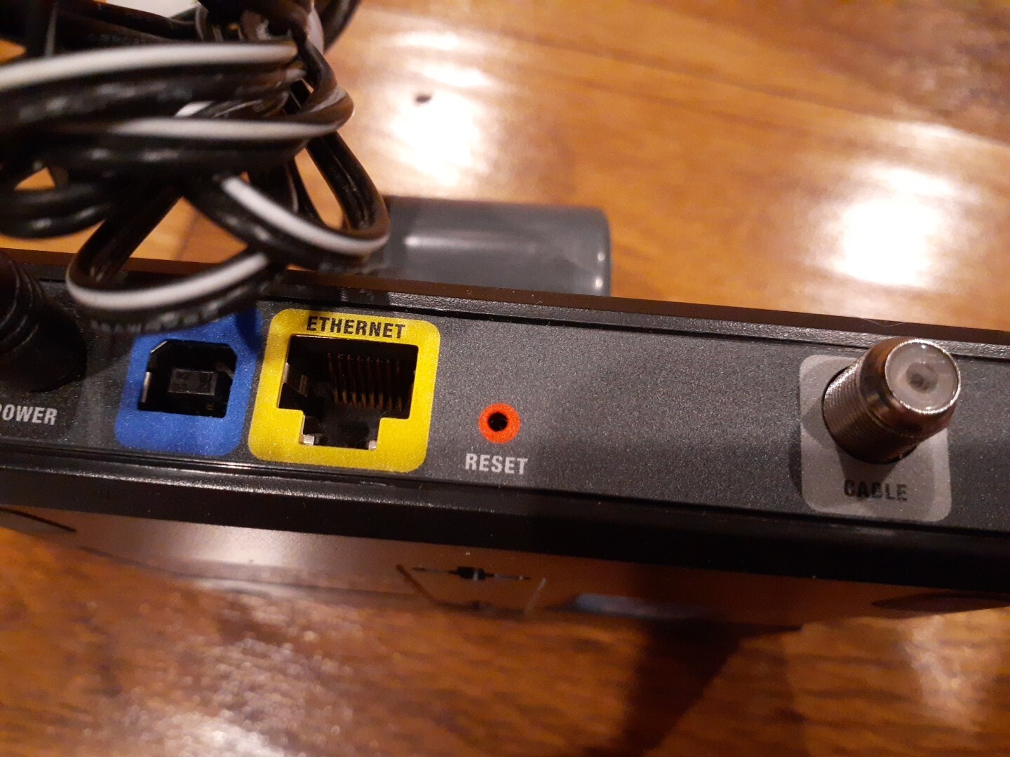 Linksys CM100 100 Mbps Modem with USB and Ethernet Connections