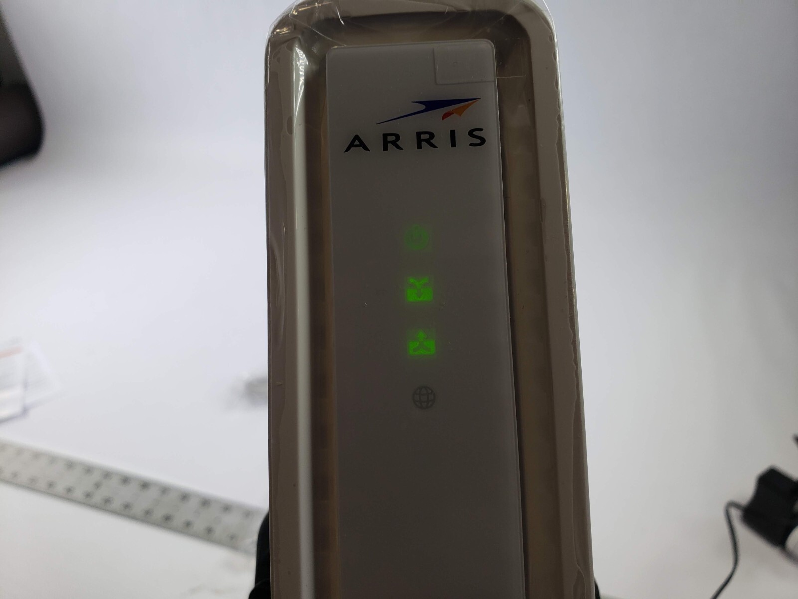ARRIS SURFboard SB6183 DOCSIS 3.0 16×4 Gigabit Cable Modem 1 Gbps Port, 400 Mbps