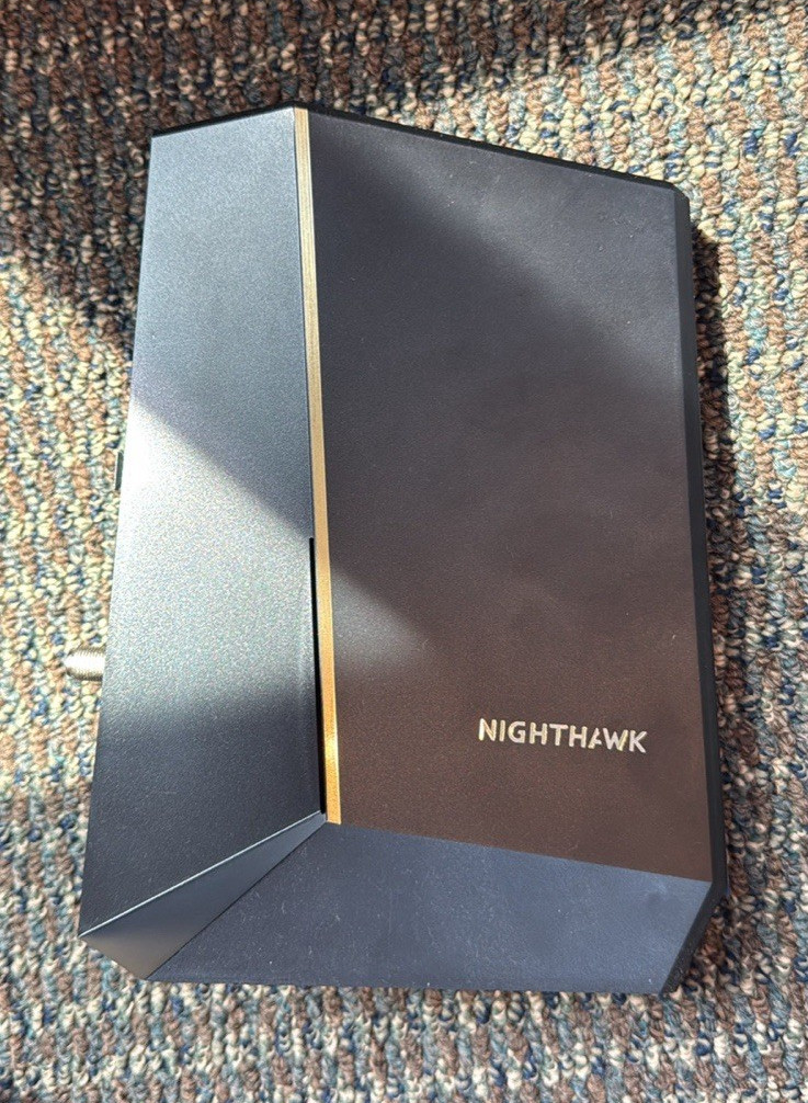 NETGEAR Nighthawk CM3000 DOCSIS 3.1 2.5Gbps Cable Modem, 2 LAN, Black