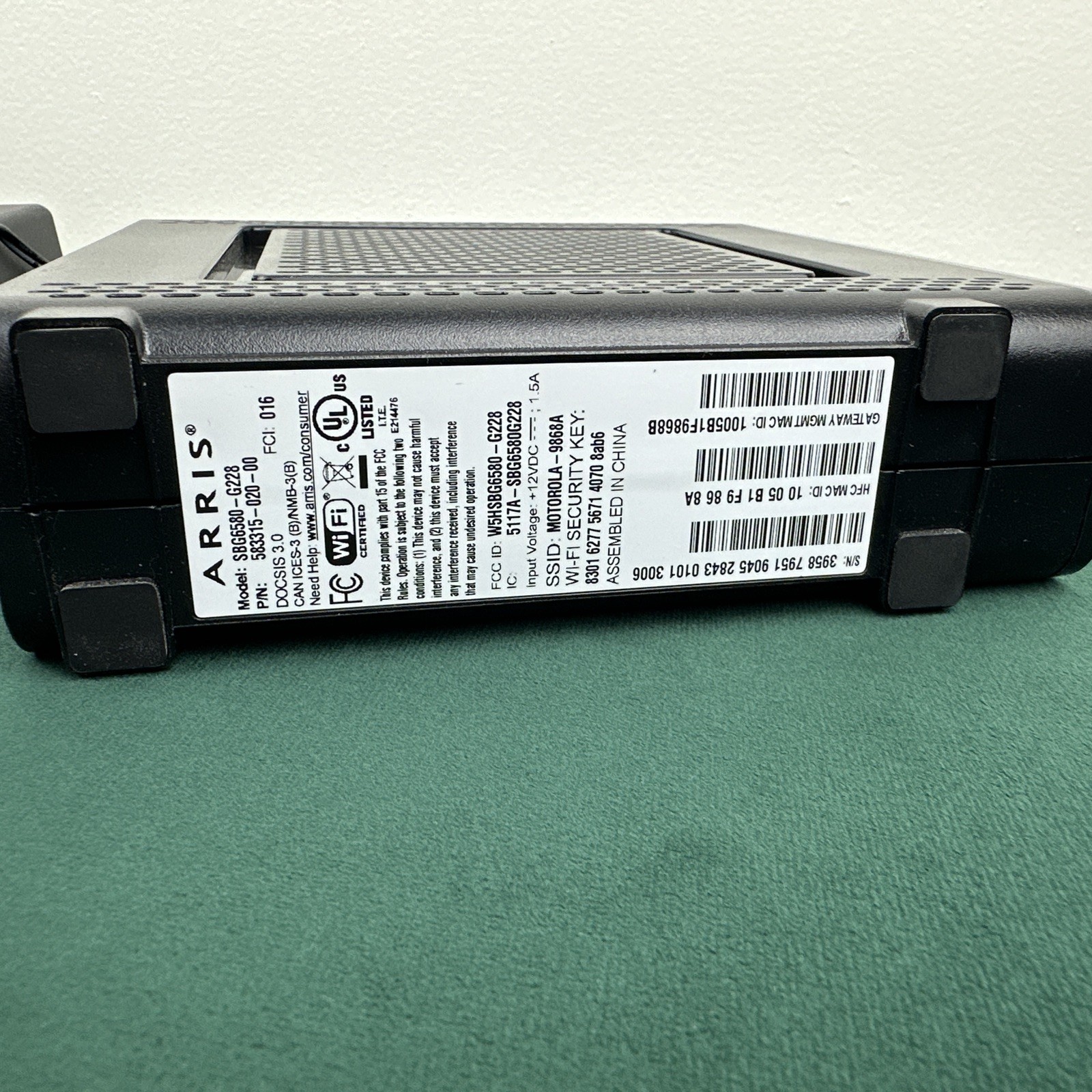 Motorola ARRIS SURFboard SBG6580 DOCSIS 3.0 Cable Modem Wi-Fi Router N300