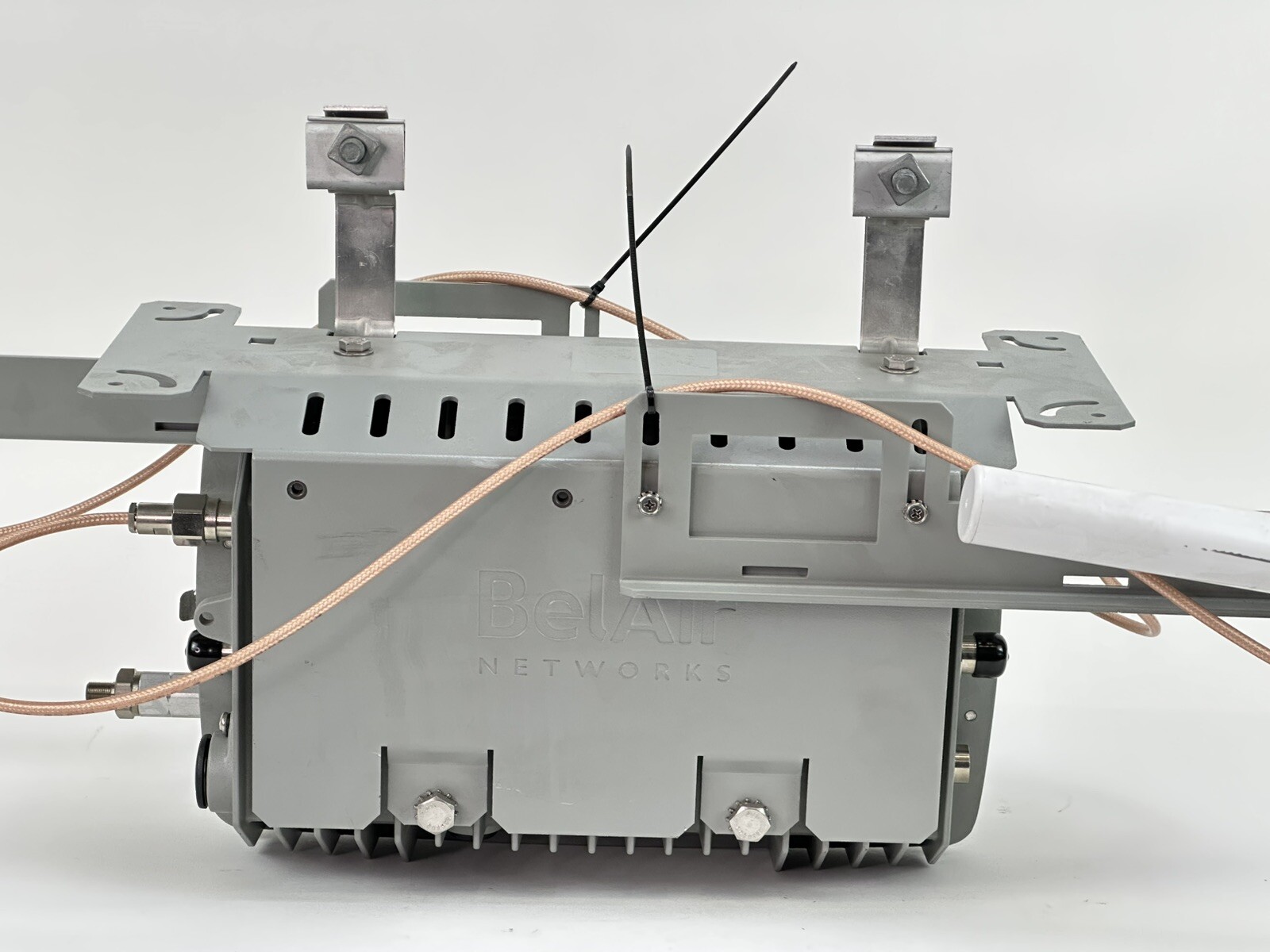 BelAir Strand-Mounted Wireless Multi-service Node BelAir100S BELAJ2629