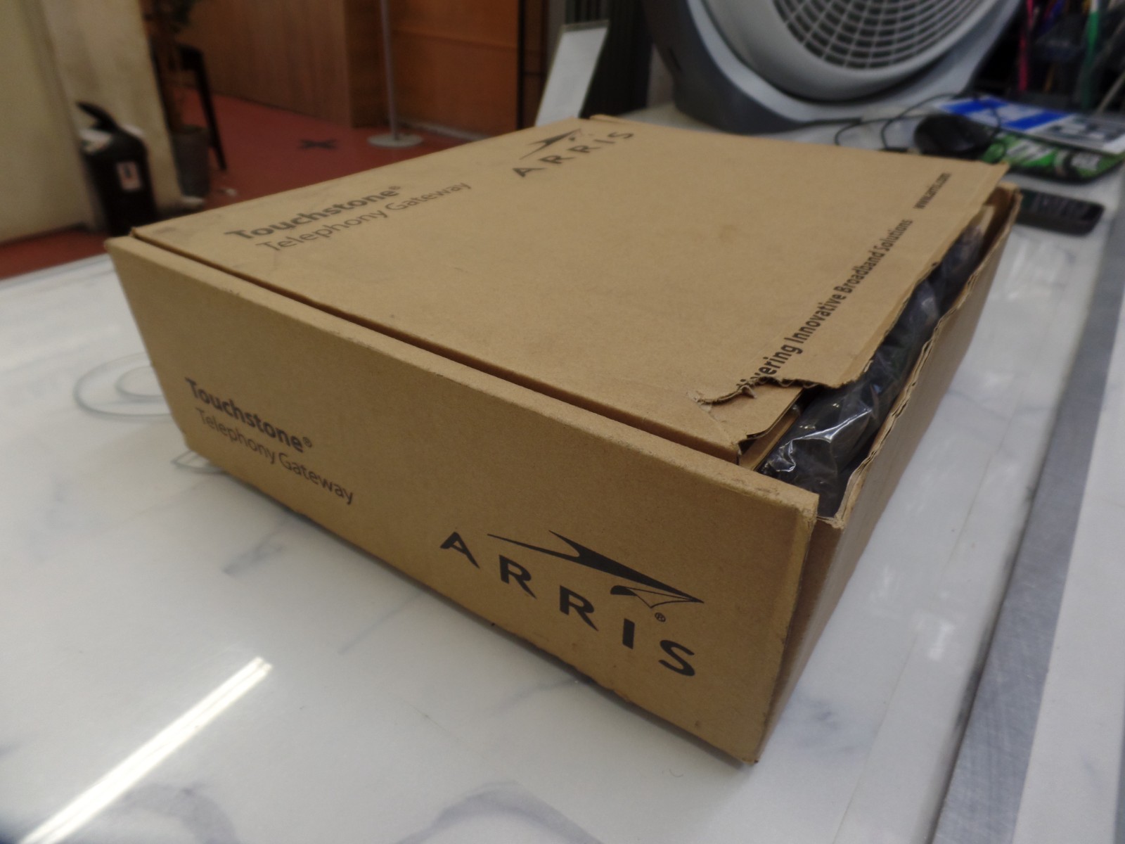 ARRIS Touchstone TG2472G DOCSIS 3.0 Wi-Fi Moca Dual-Band Telephony Cable Modem