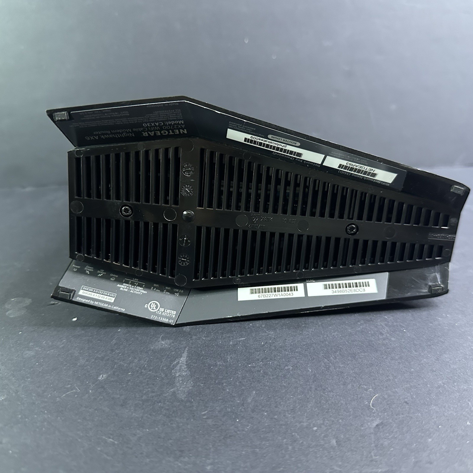 NETGEAR Nighthawk CAX30 AX2700 Wifi Cable Modem Router Combo Gateway READ