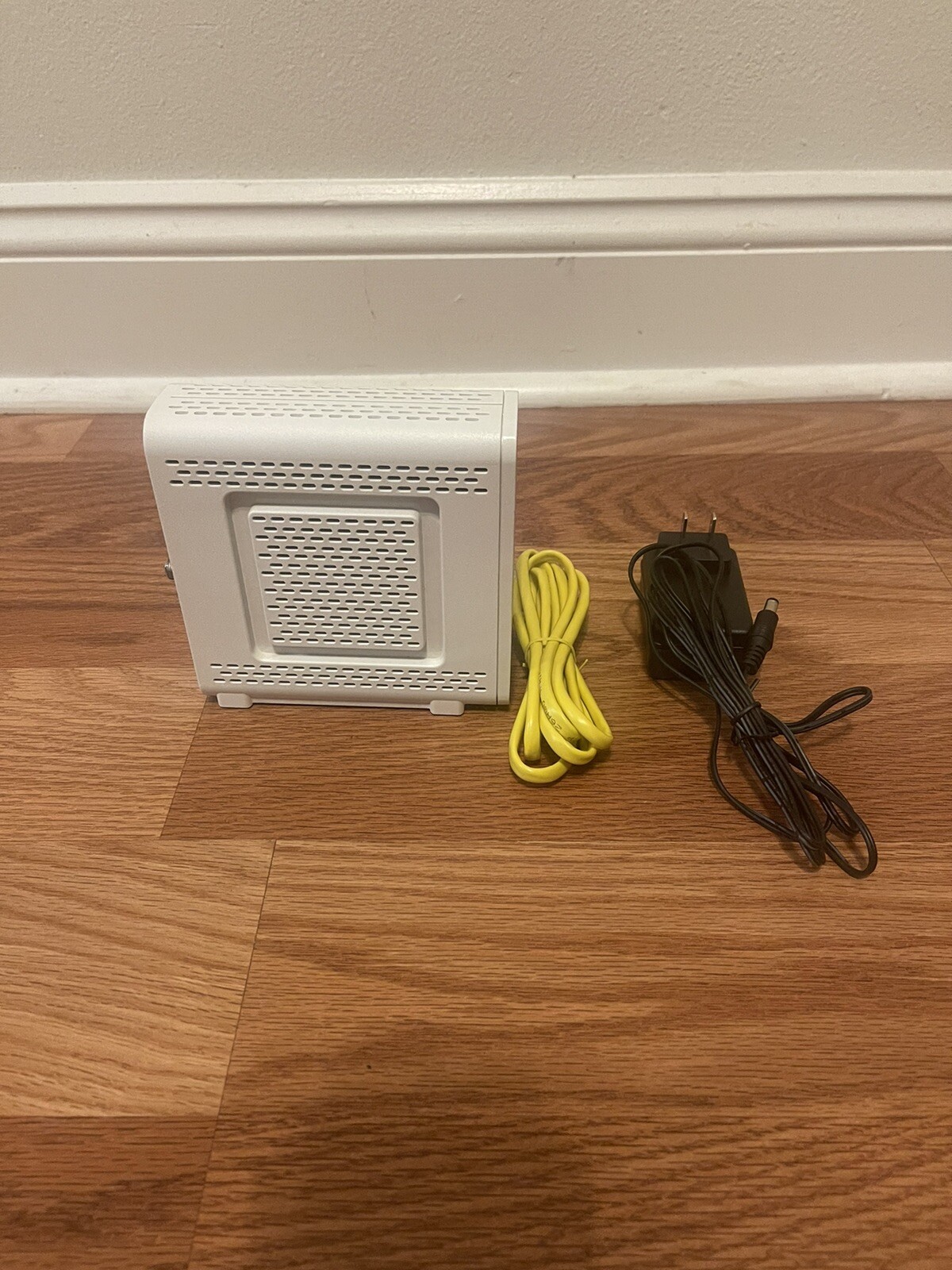 Motorola SURFboard SB6141 Docsis 3.0 Cable Modem and w/ Power Supply Included