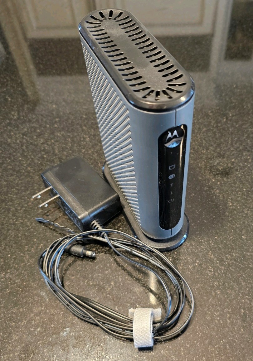 Motorola MB7420 16×4 DOCSIS 3.0 Cable Modem – 686 Mbps Comcast Xfinity, Spectrum