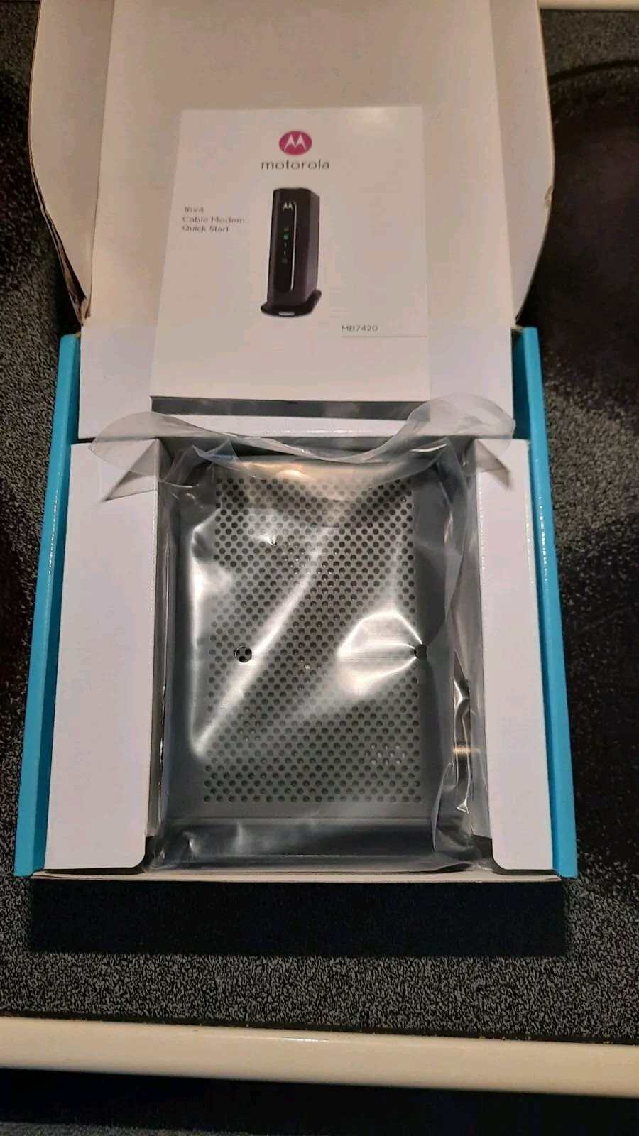 Motorola Cable Modem 16×4 686 Mbps Model MB7420 Comcast xfinity COMPLETE IN BOX