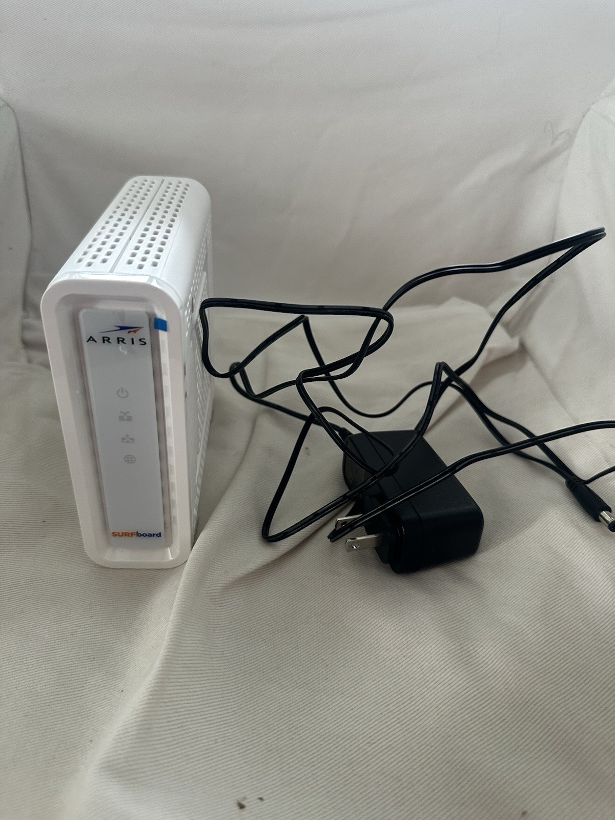 ARRIS SURFboard SB6190 DOCSIS 3.0 32×8 Cable Modem (White) Gigabit Ethernet