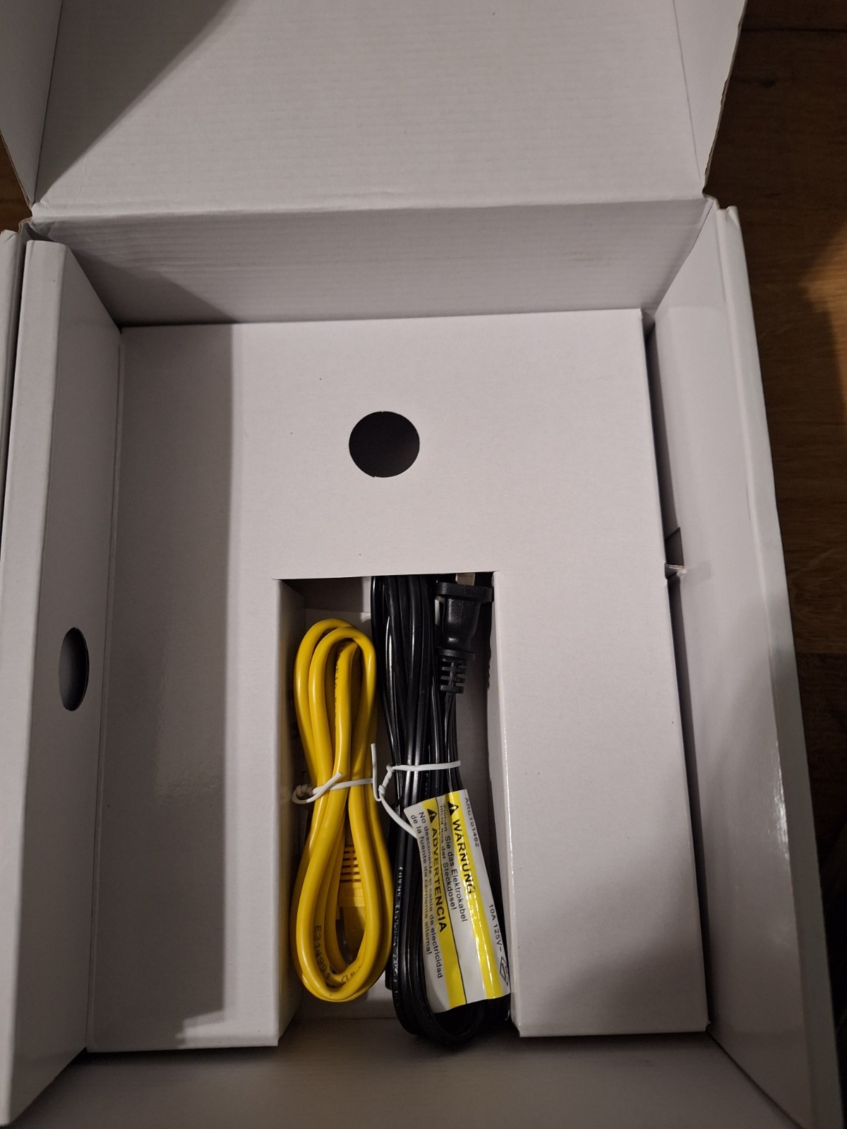 ARRIS SBV3202 Docsis 3.0 1.4 Gbps Voice Cable Modem Xfinity – Black
