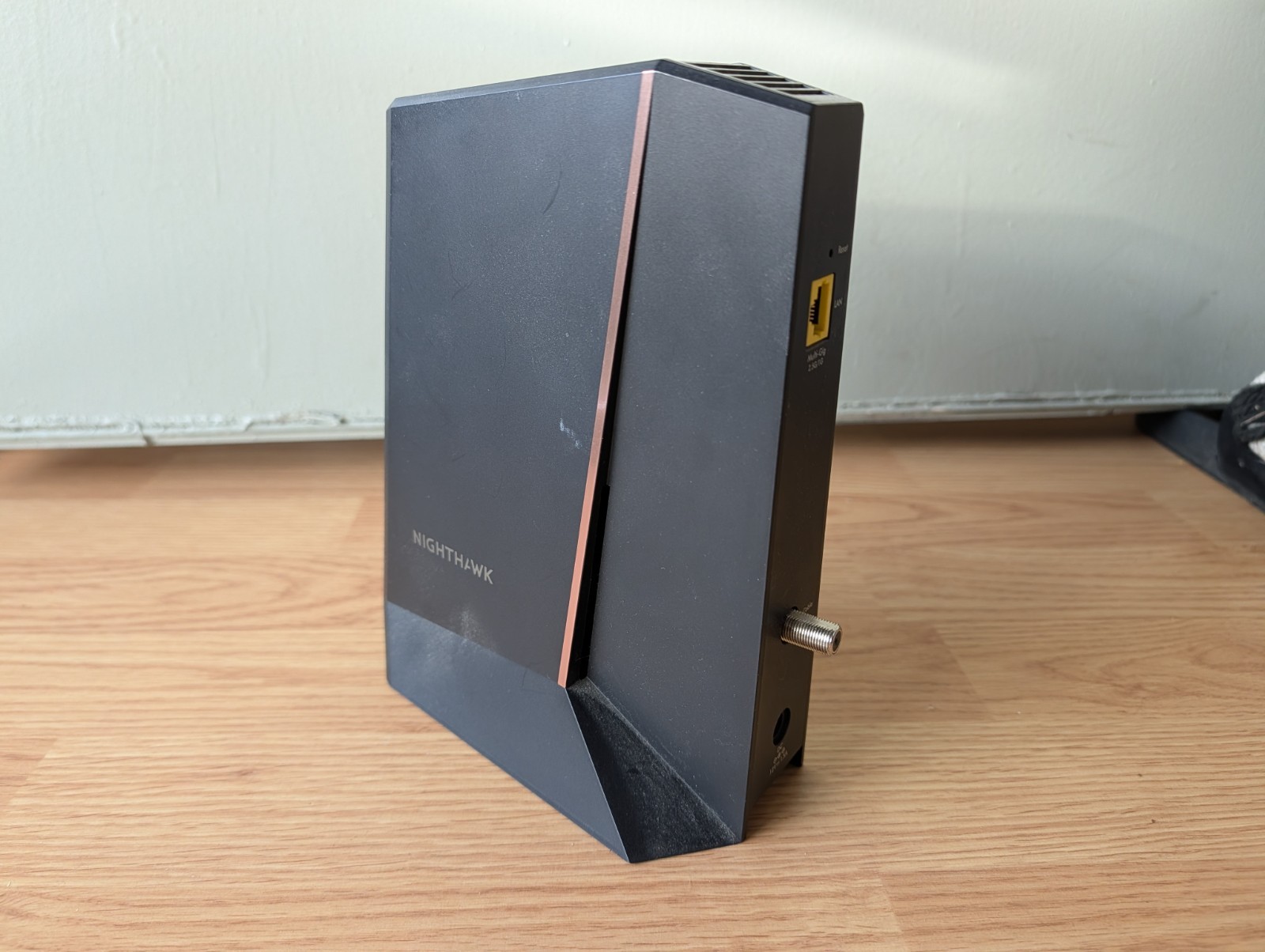 NETGEAR CM2000 Nighthawk DOCSIS 3.1 Cable Modem 2.5Gbps