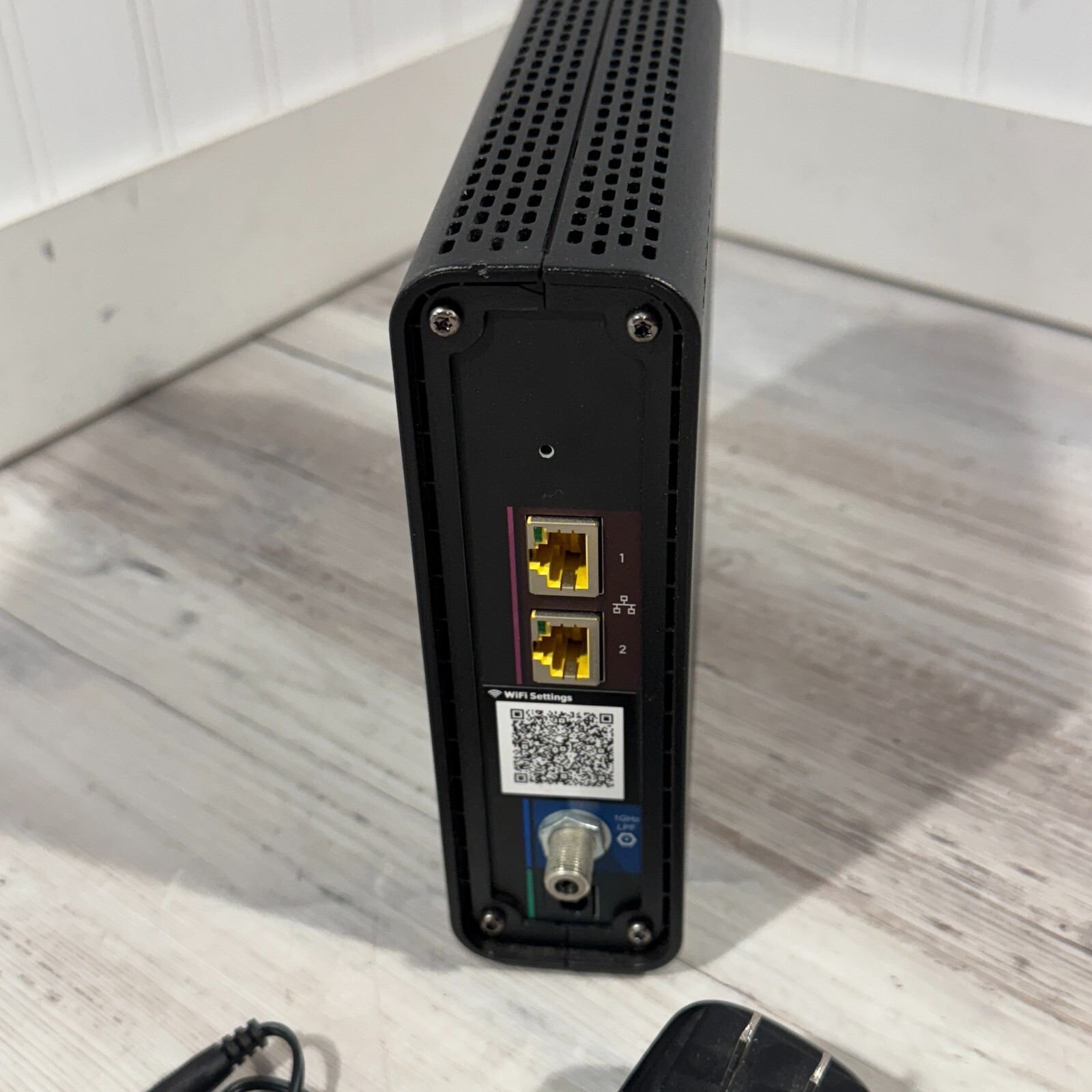 ARRIS SBG10 SURFboard AC1600 Dual-Band Cable Modem Router – Black