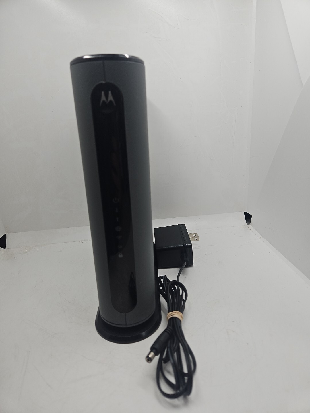 Motorola MG7540 3.0 16×4 Cable Modem Plus AC1600 WIFI Router with Box