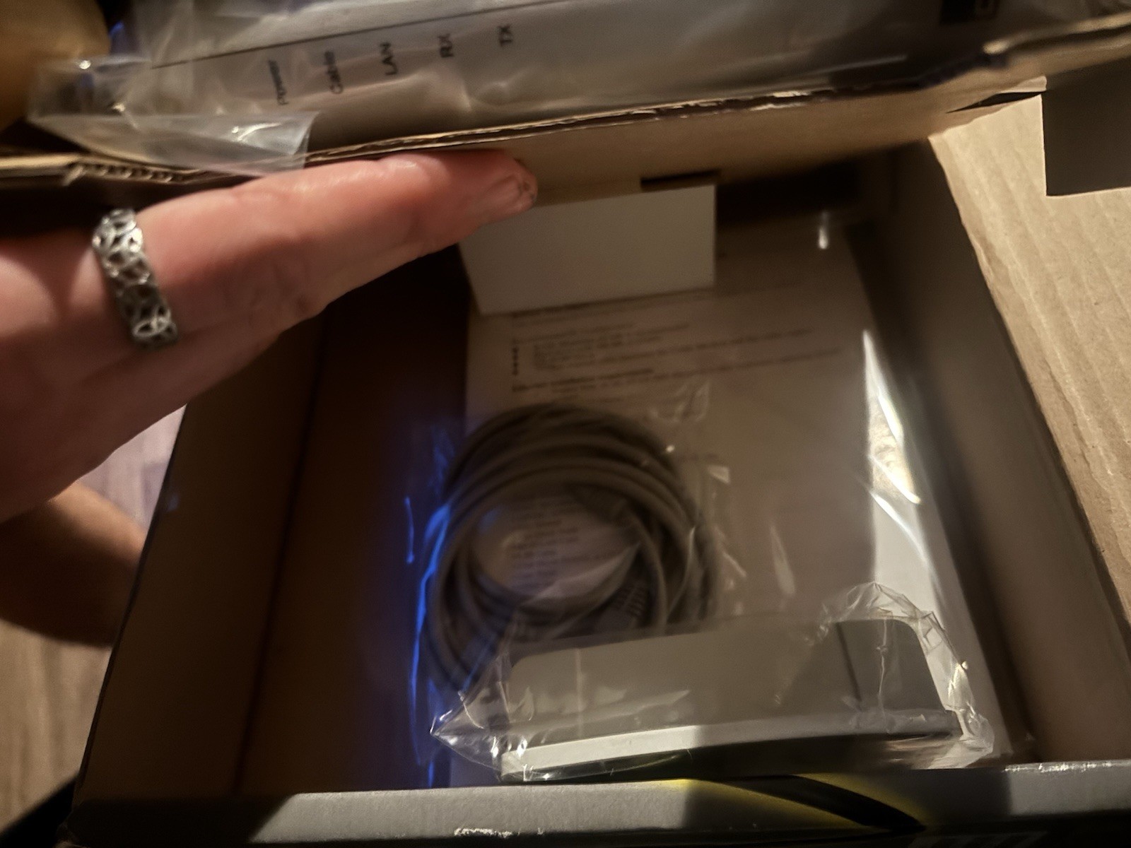 Best Data Smart One CMX300 Cable Modem Wired-Ethernet RJ-45 White