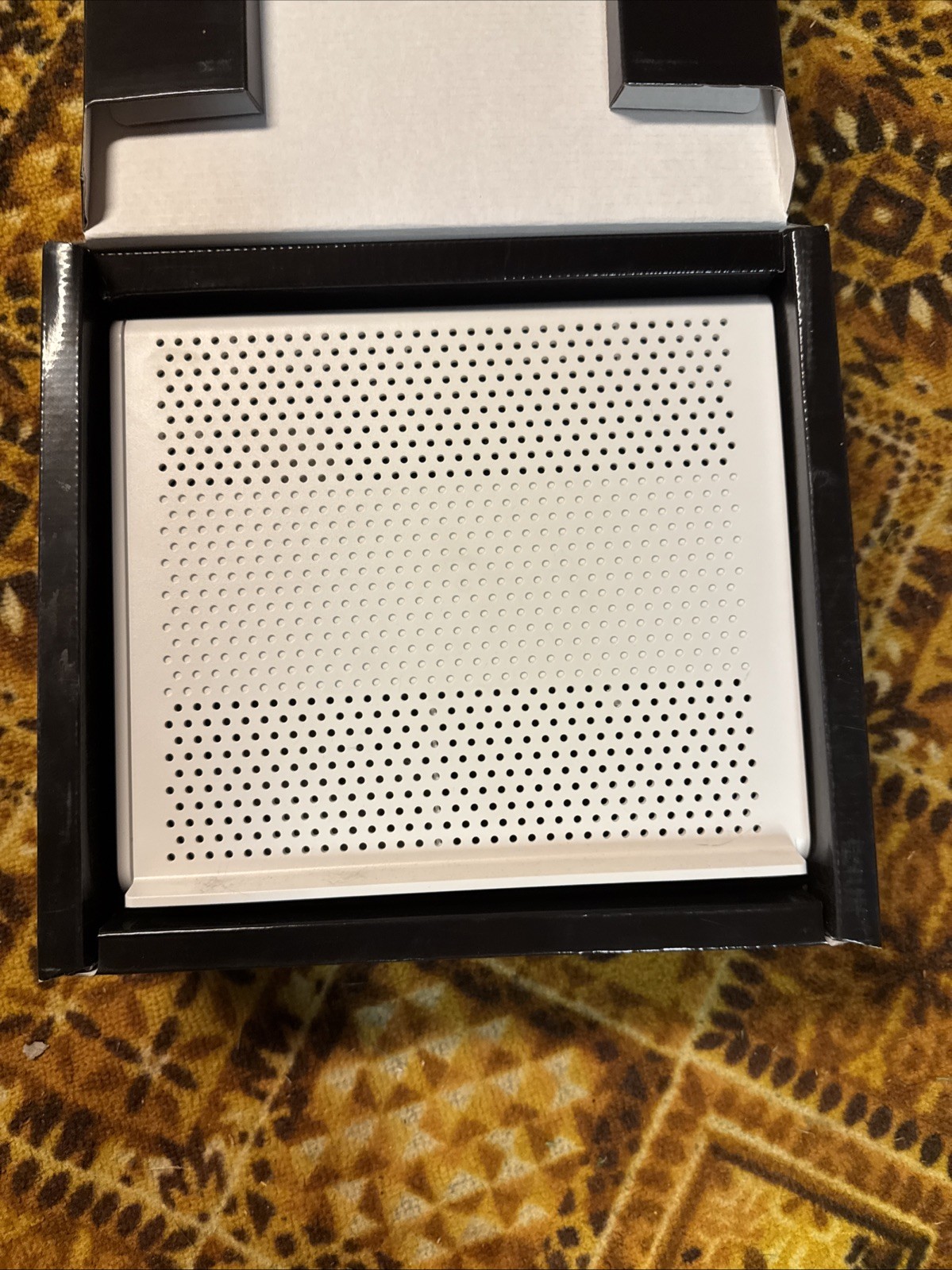 ARRIS SURFboard SBG6900AC Docsis 3.0 Cable Modem & AC1900 Wi-Fi Router