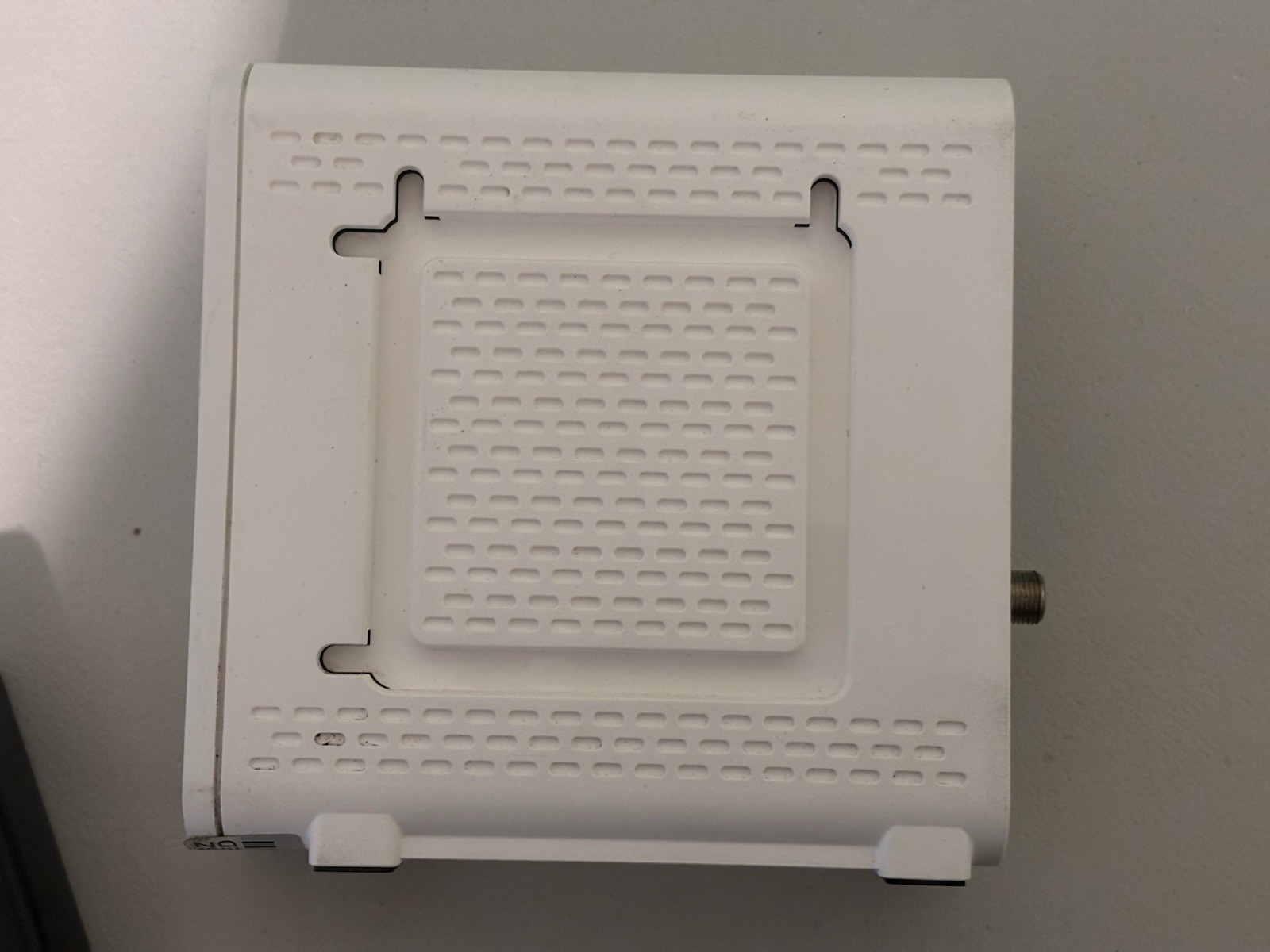 ARRIS SURFboard SB6190 DOCSIS 3.0 32 x 8 Gigabit Cable Modem