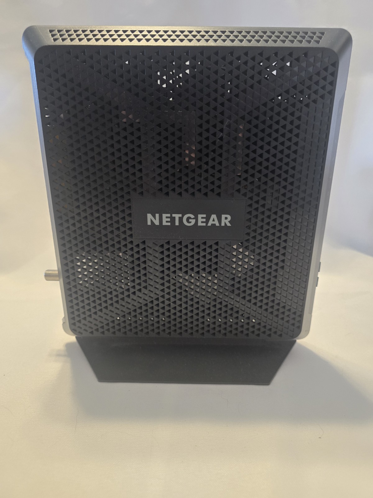 NETGEAR Nighthawk AC1900 C7000v2 WiFi Cable Modem Router DOCSIS 3.0 with Adapter