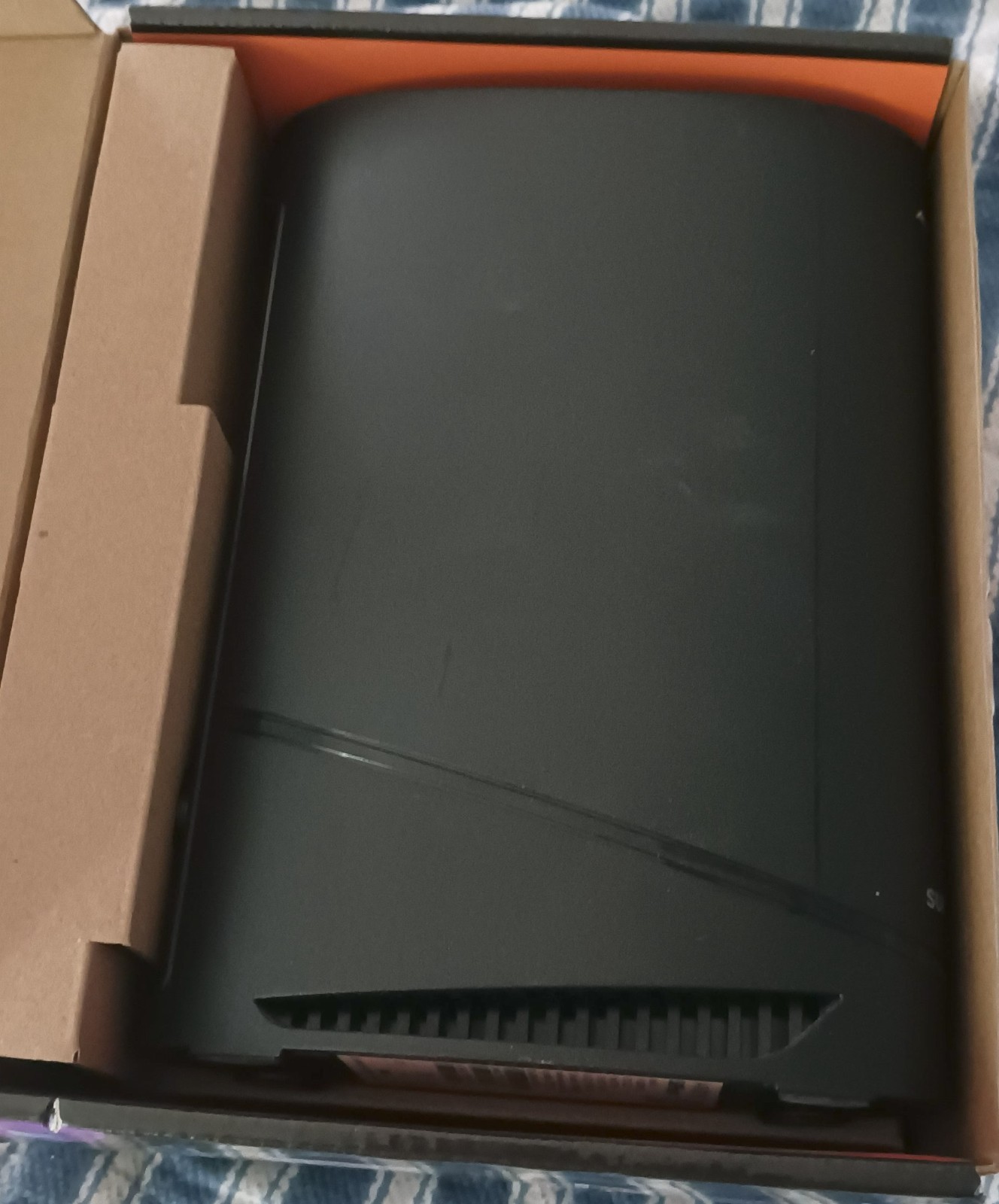Arris G18 AX1800 WiFi 6 & DOCSIS 3.1 Cable Modem Pre Owned EXCELLENT Used Little