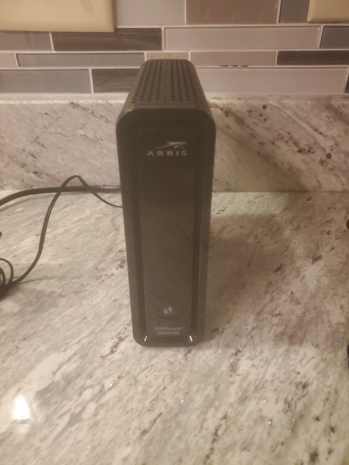 Motorola/ARRIS Surfboard SBG6580 DOCSIS 3.0 Cable Modem w/4-Port Wi-Fi Router