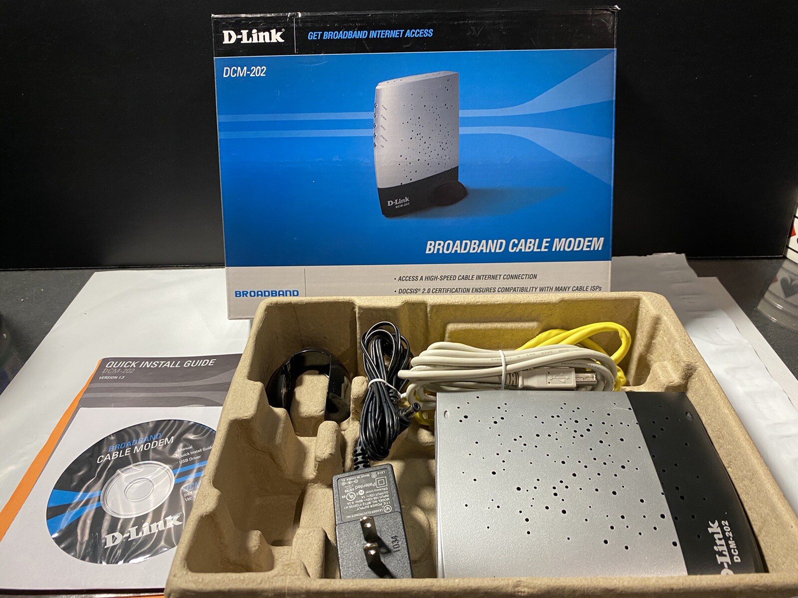 D-Link DCM-202 DOCSIS 2.0 USB/Ethernet Cable Modem Router – Complete