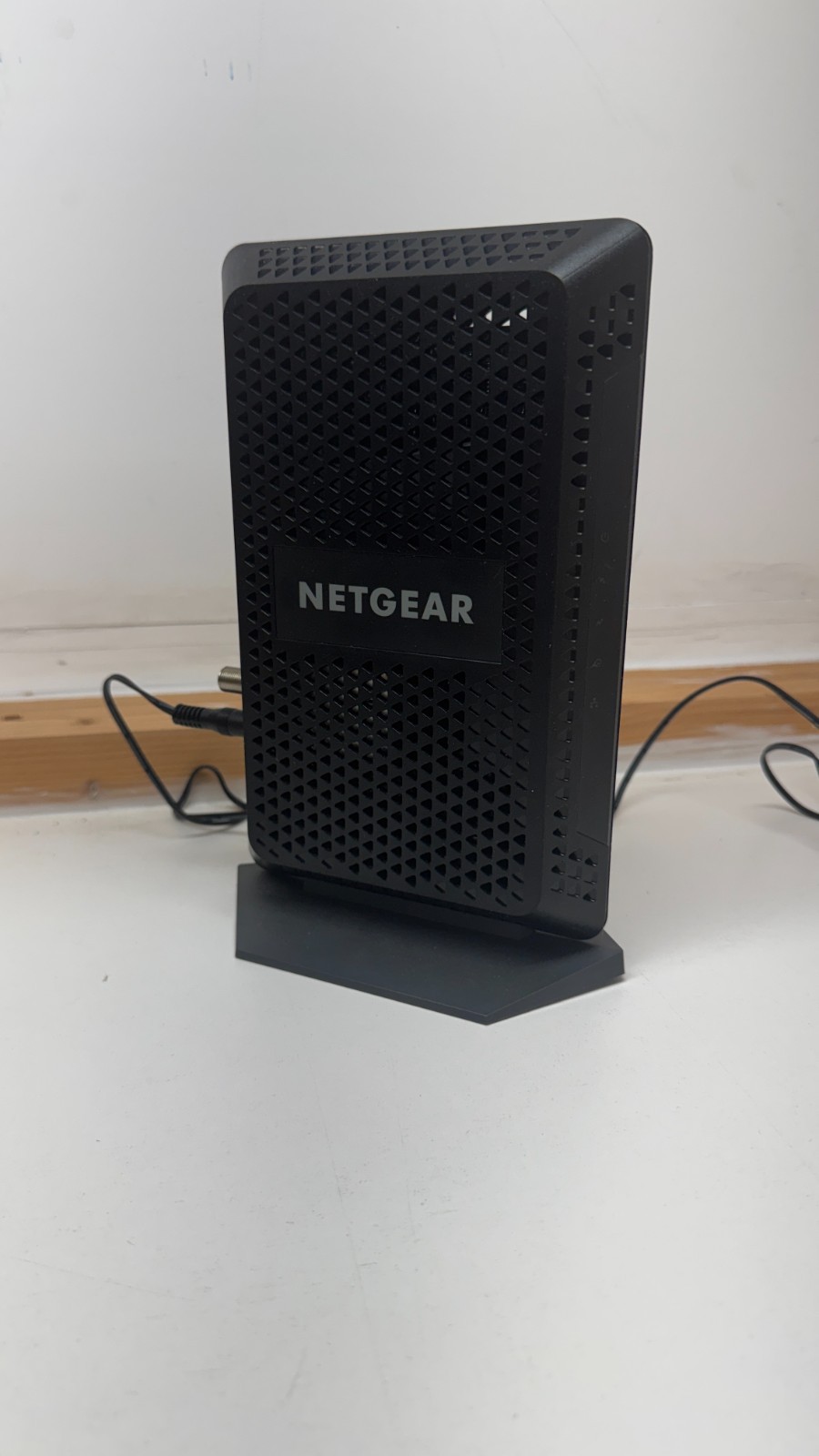 NETGEAR High Speed Cable Modem DOCSIS 3.0 24×8 CM600-100NAS Gigabit Ethernet