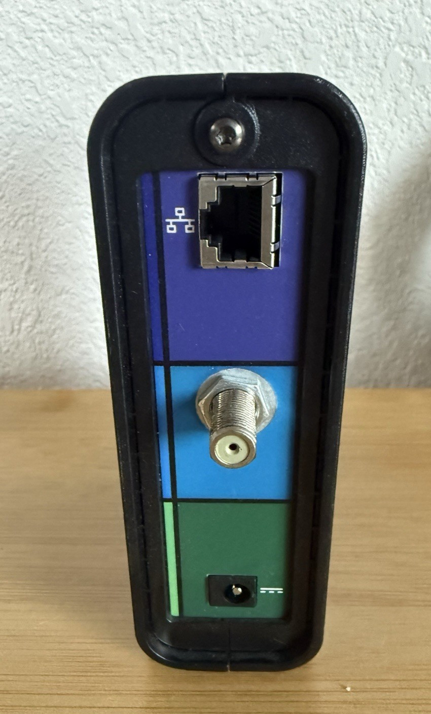 Arris Surfboard Model SB6121 Black Cable Modem with CAT5e and Coax cables etc