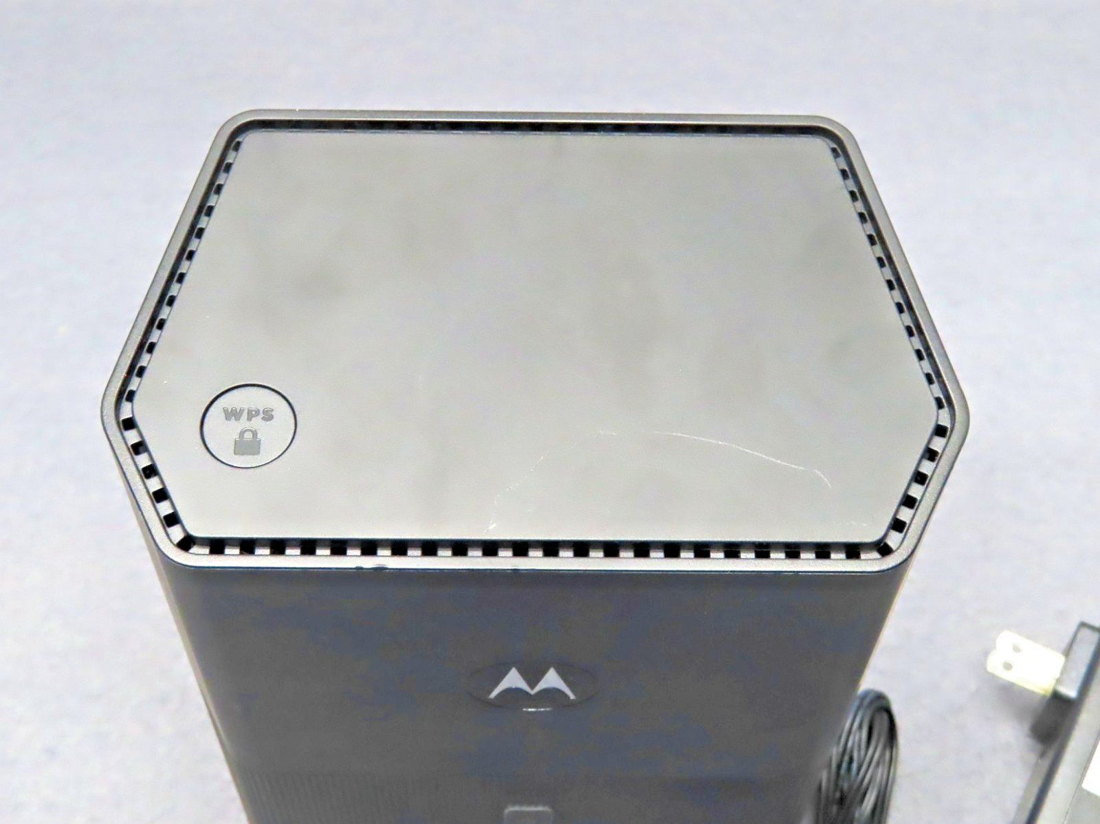 Motorola – MT8733 DOCSIS 3.1 Modem + AX6000 Router with Voice for Xfinity