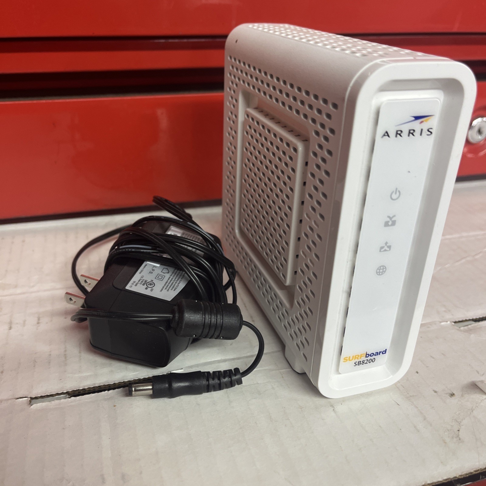 Arris Surfboard SB8200 Cable Modem DOCSIS 3.1 w/ Power AC Adapter