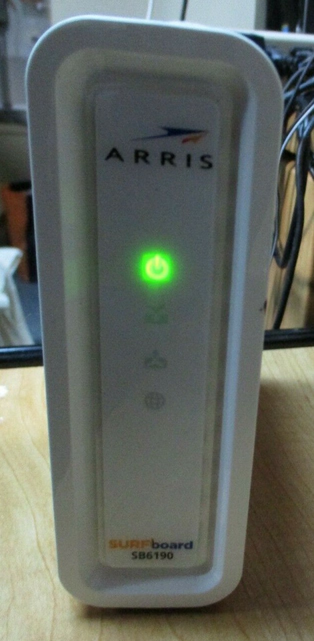 ARRIS SURFboard SB6190 Cable Modem SB00DXD6190 w/ Adaptor WA-12M12FU