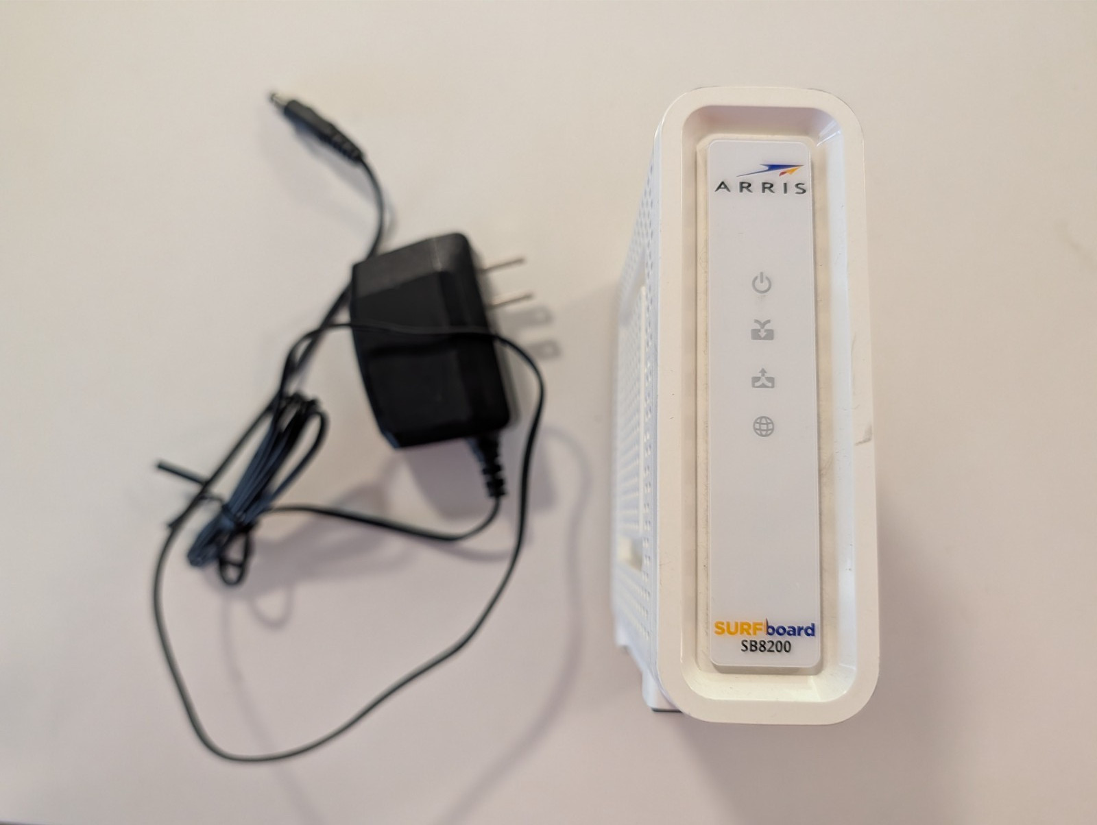 ARRIS SURFboard SB8200 DOCSIS 3.1 Gigabit Cable Modem (Includes Power Adapter)