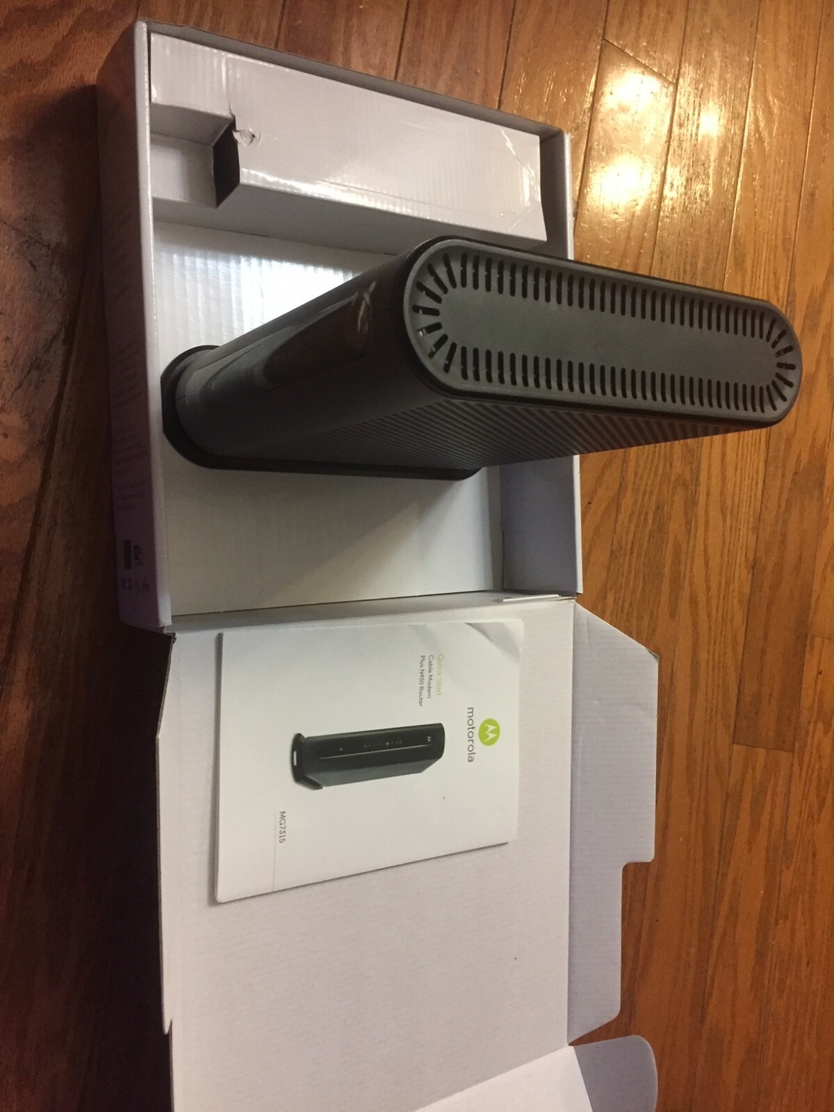 Motorola MG7315 8X4 343Mbps Plus N450 Wi-Fi Cable Modem + Router
