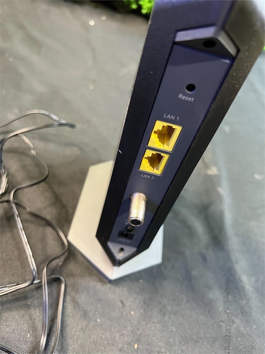 NETGEAR Nighthawk Cable Modem (CM1100)