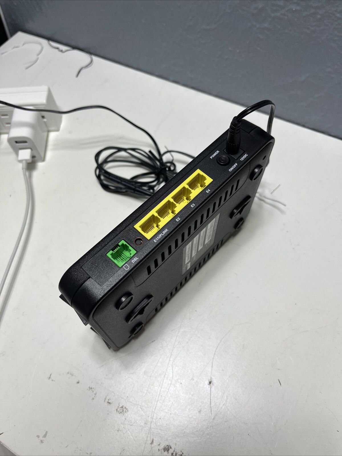 Netgear ADSL2+ Modem Router Powers On