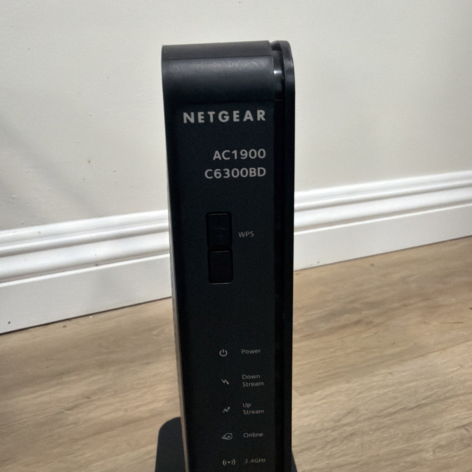 NETGEAR C6300BD AC1900 DOCSIS 3.0 Cable Modem WiFi Router with Stand K8