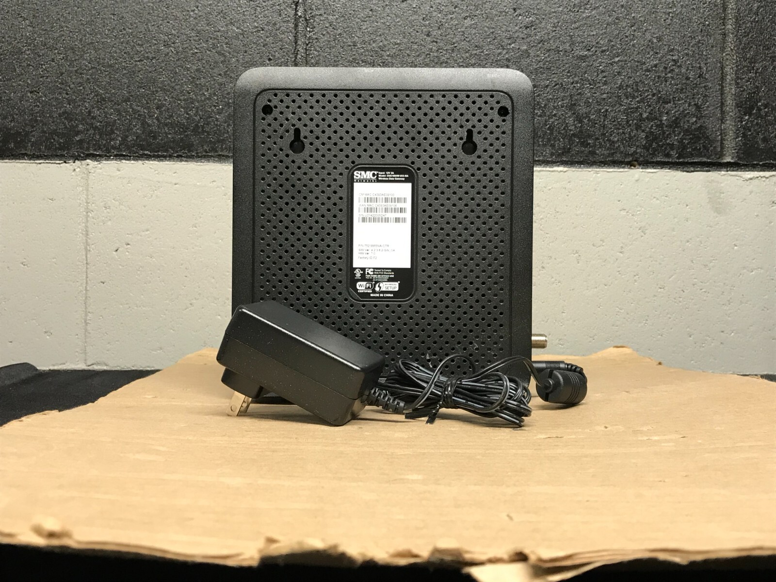 SMC Networks D3G1604W-033-NA Wireless Gateway Modem with Power Adapter