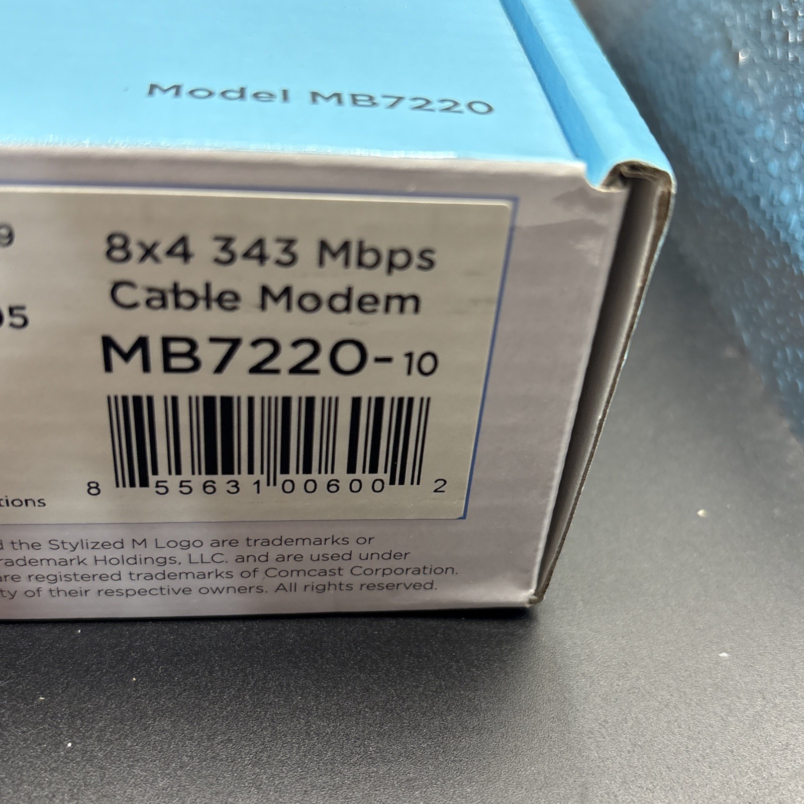 Motorola 8×4 Cable Modem Model MB7220, 343 Mbps DOCSIS 3.0 For Xfinity