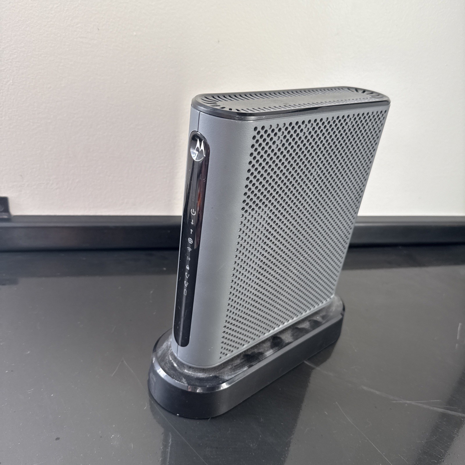 Motorola MT7711 DOCSIS 3.0 Cable Modem – Works – Tested Power & LEDs