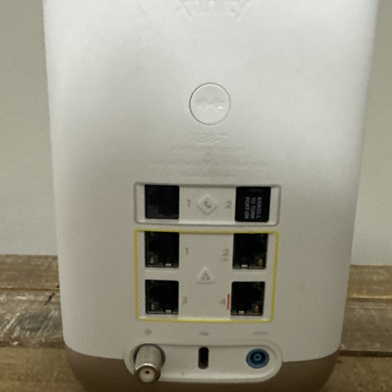 Xfinity XFi Gateway Router XB8-T Triband Wifi CGM4981COM – No Cords/Untested