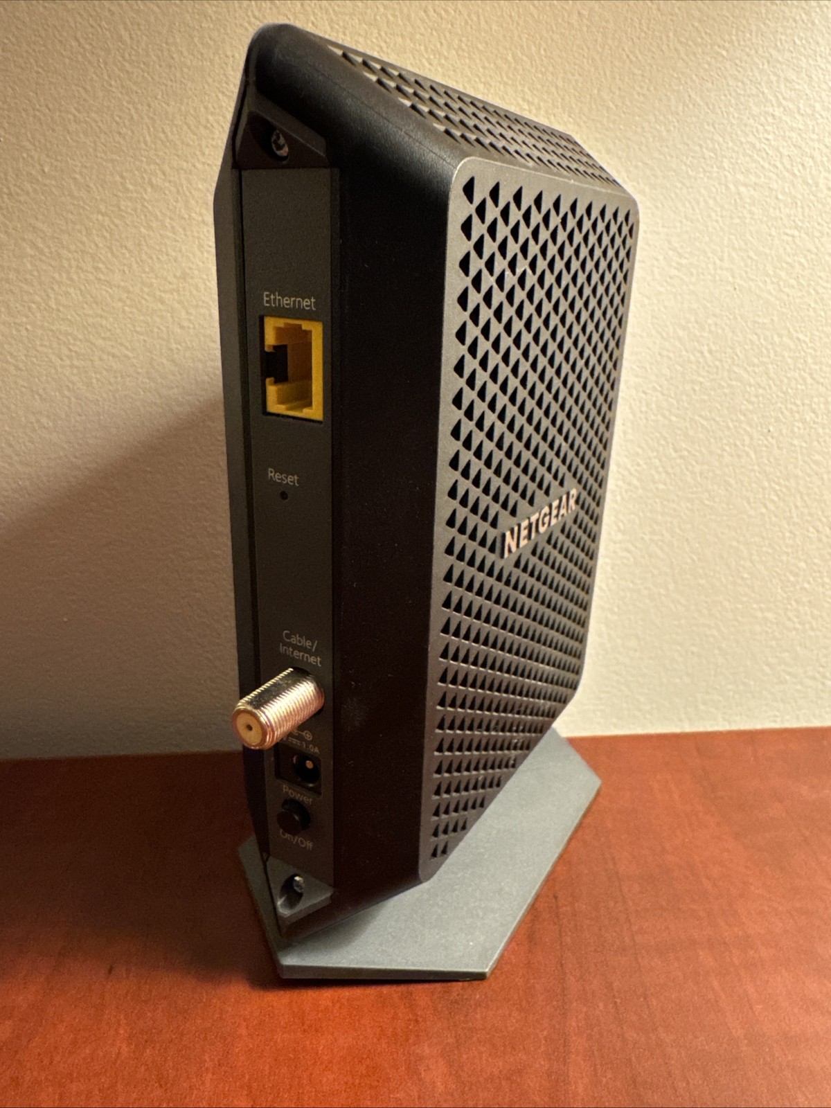 NETGEAR CM700 DOCSIS 3.0 High Speed Cable Modem, Up To 1.4 GBPS Tested