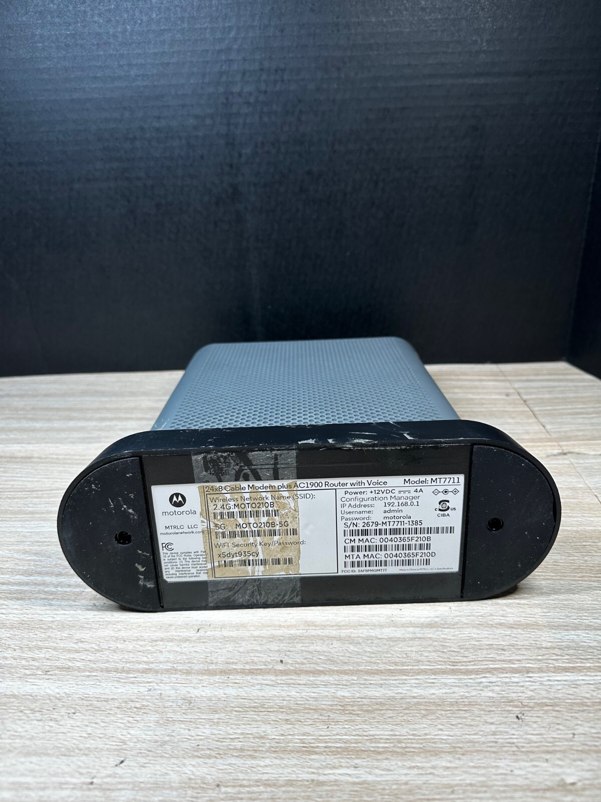 Motorola MT7711 24X8 Cable Modem and AC1900 Dual Band Wi-Fi Gigabit Router
